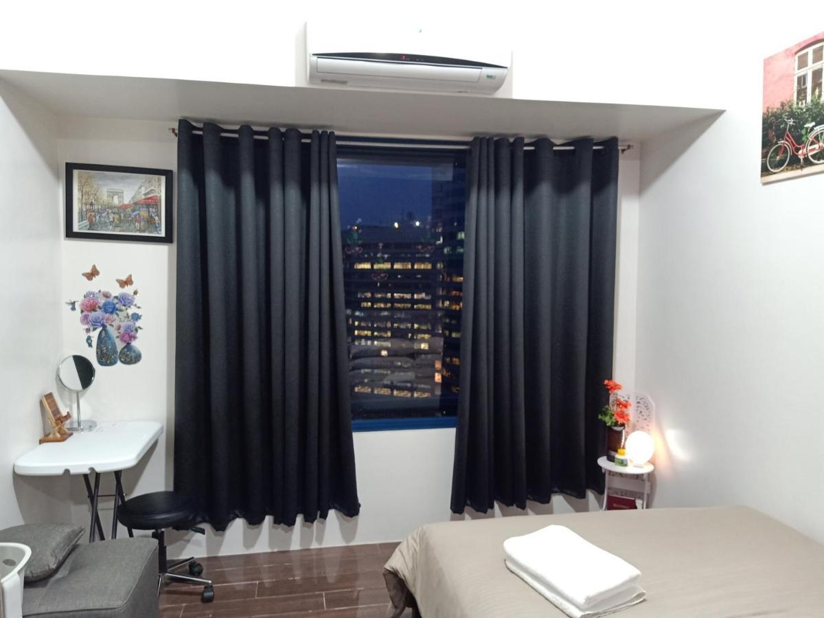Marivic'S Place At Air Residences Makati Маніла Екстер'єр фото